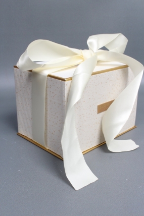 Коробка подарочная одиночная 1шт - "Изящество" 18*13*12,5  шампань  6686М