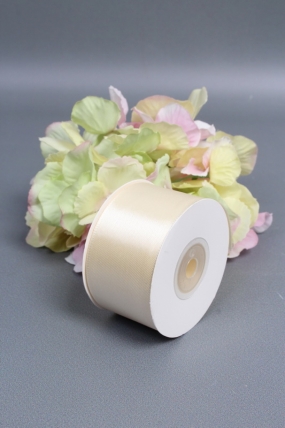 Лента атласная, на картонн.катушке, односторонняя, 38 мм х 25 ярд, молочный 6767М