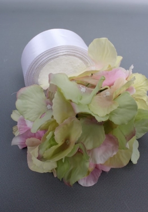 Лента атласная, на пене, односторонняя, 38 мм х 25 ярд, белый 0491М