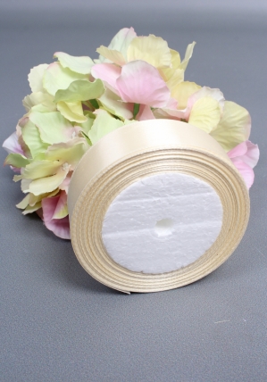 Лента атласная, на пене, односторонняя, 25 мм х 25 ярд, молочный 0651М