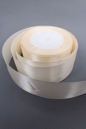Лента атласная, на пене, односторонняя, 38 мм х 25 ярд, слоновая кость 0552М