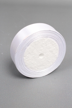 Лента атласная односторонняя, 25 мм х 25 ярд, белый 0637М