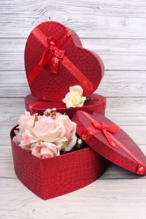 Набор коробок "Перламутровое Сердце" 3шт, 31*27*13,3cm, 27*23*11,7cm, 23*20*10,3cm, красный 2079Н