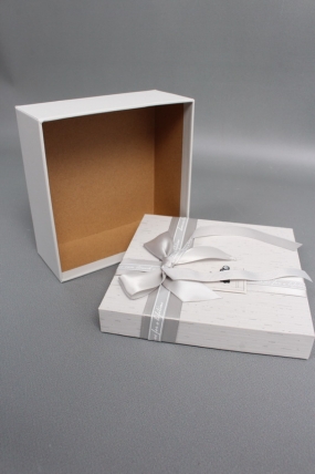 Набор коробок подарочных 19*19*9,5, 17*17*8, 15*15*6,5, 3 шт., св.серый 6426М