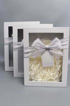 Набор коробок подарочных с прозр. окошком из 3шт - 29*21*9,5, 26*19*8, 23*17*6,5 см, св.серый7775М