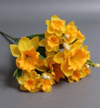 Нарциссы силиконовые букет желто-оранжевые 35см