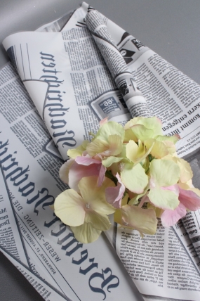 Пленка цветная Газета 70см бело-черный	505/белЧерн