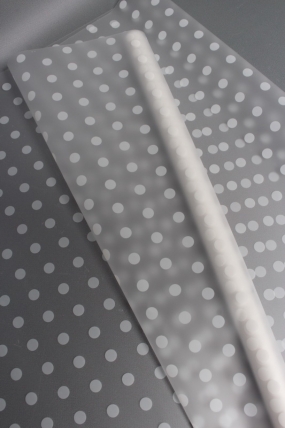 Пленка матовая с рисунком "Горошек" белый 60см 200гр  0016М