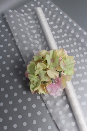 Пленка матовая с рисунком "Горошек" белый 60см 200гр  0016М