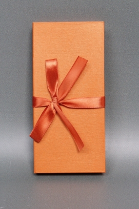 Подарочная коробка ДЛЯ ДЕНЕГ с бантом,тиснение МИКРОВЕЛЬВЕТ 172х83х16,оранжевый Д10303П.044