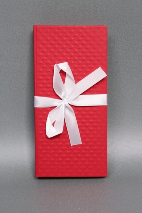 Подарочная коробка ДЛЯ ДЕНЕГ с бантом,тиснение РОМБ- крупный, 172х83х16,красный Д10303П.032