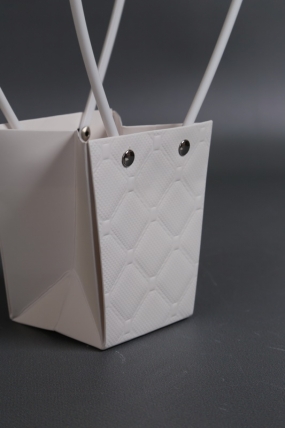 Сумка для ЦВЕТОВ тиснение Клетка (16) 10*8*10,5  белый  М16   Цена за 1шт