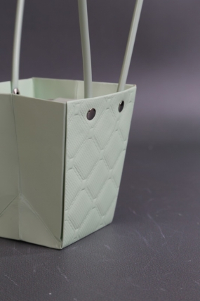 Сумка для ЦВЕТОВ тиснение Клетка (16) 10*8*10,5  мята  М16   Цена за 1шт