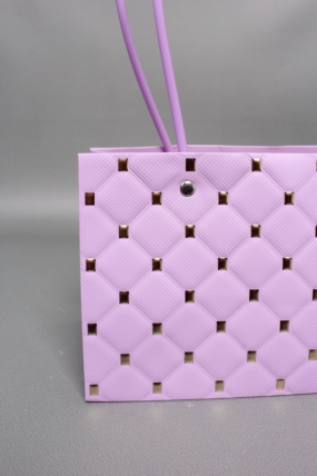 Сумка для ЦВЕТОВ тиснение Золотая клетка  (311) 22*13,5*10,5 ярко-сиреневый М311   Цена за 1шт