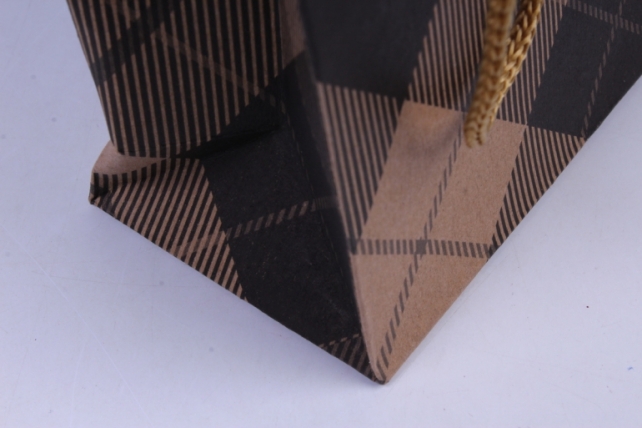 сумка крафт клетка 11*14*5,5cm (12 шт в уп) цена за 1 штl77