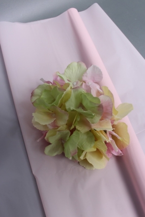 Упак. материал флористич. пленка "Водонепроницаемый тишью", 20 мкр, 58 см х 10 м, светло-розовый1630