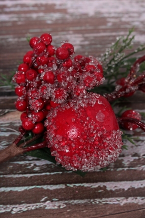 Ветка с красными ягодами и яблоком, 23 см 4656М