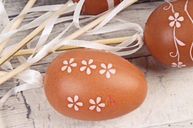 Вставки яйца 6 см  из пластика по 6 шт  6CM EGG WS MIX A